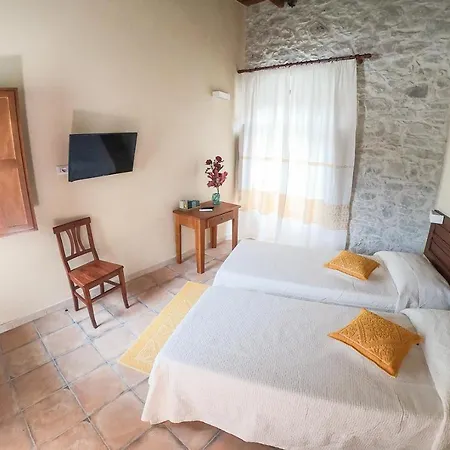Chiara Guest house *
